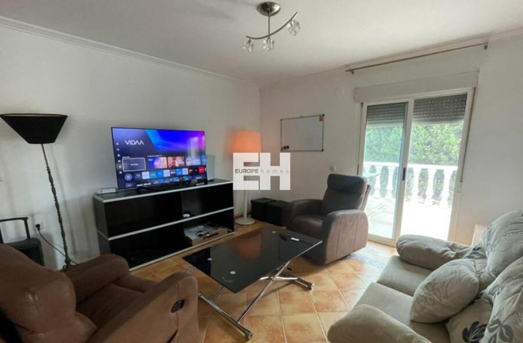 Resale - villa - Daya Vieja - Costa Blanca