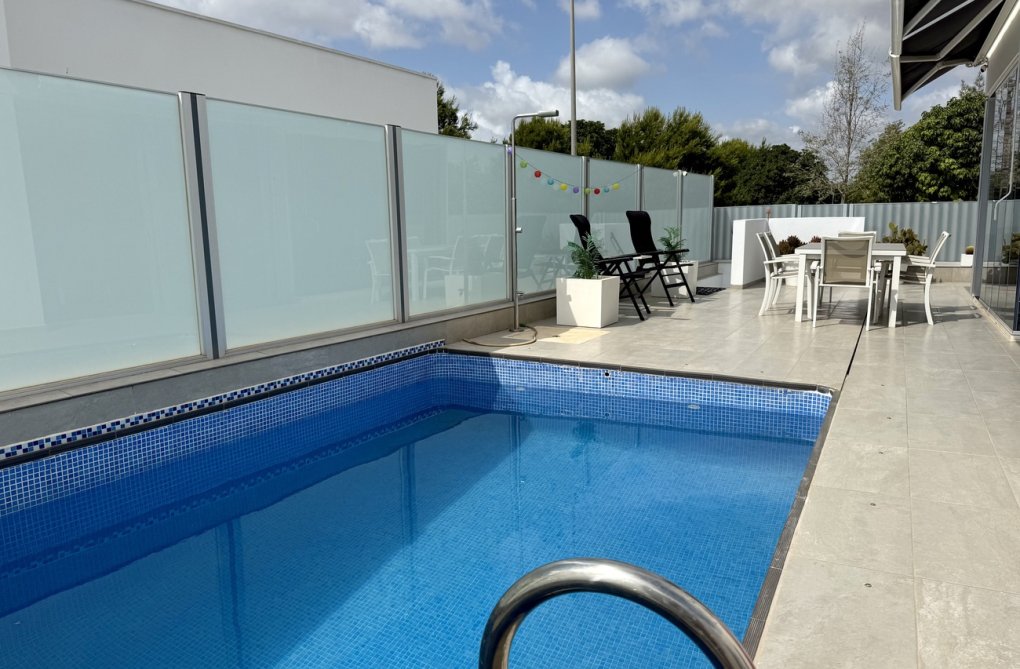Resale - villa - Dolores - Costa Blanca