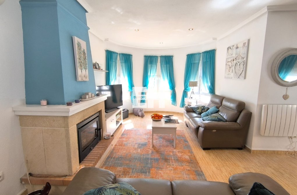 Resale - villa - El Raso - Costa Blanca