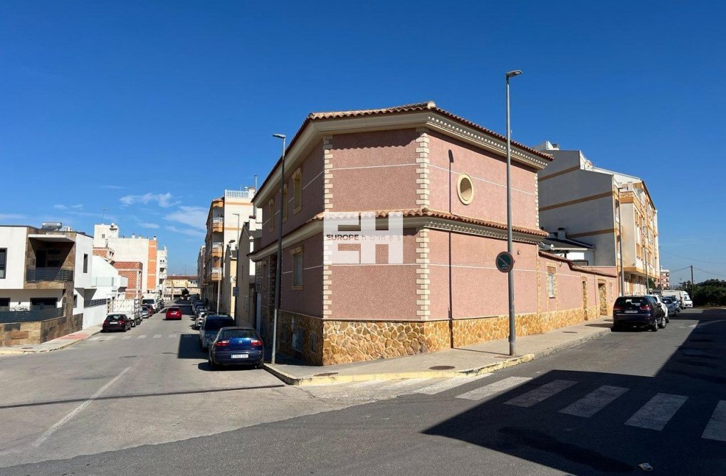 Resale - villa - Formentera del Segura - C- Cooperativa