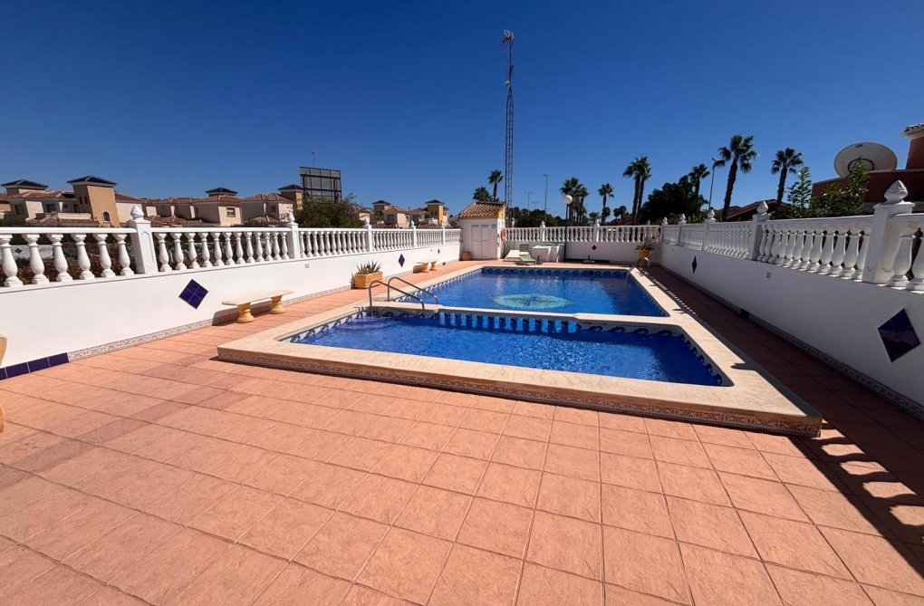 Resale - villa - Guardamar del Segura - Costa Blanca