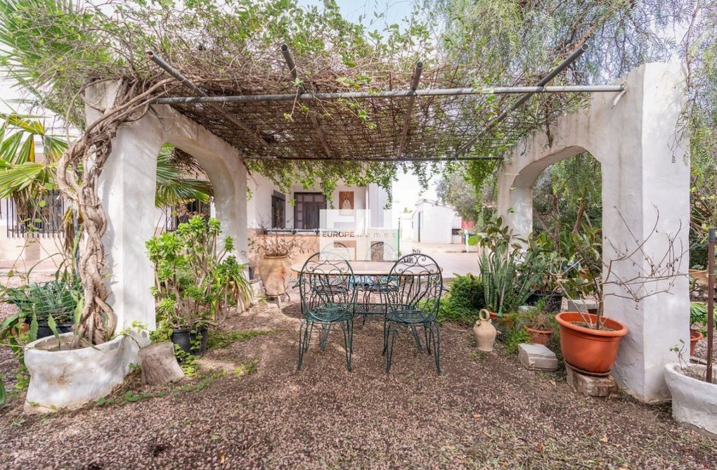 Resale - villa - Hondón de las Nieves - Inland