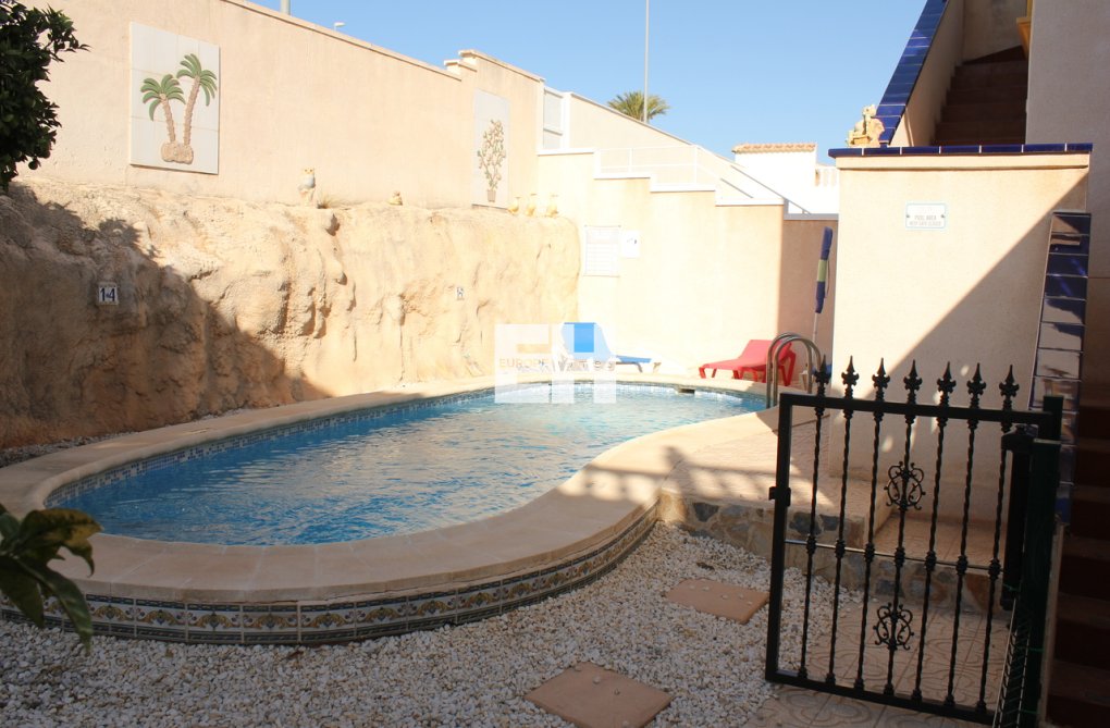 Resale - villa - La Zenia - Costa Blanca