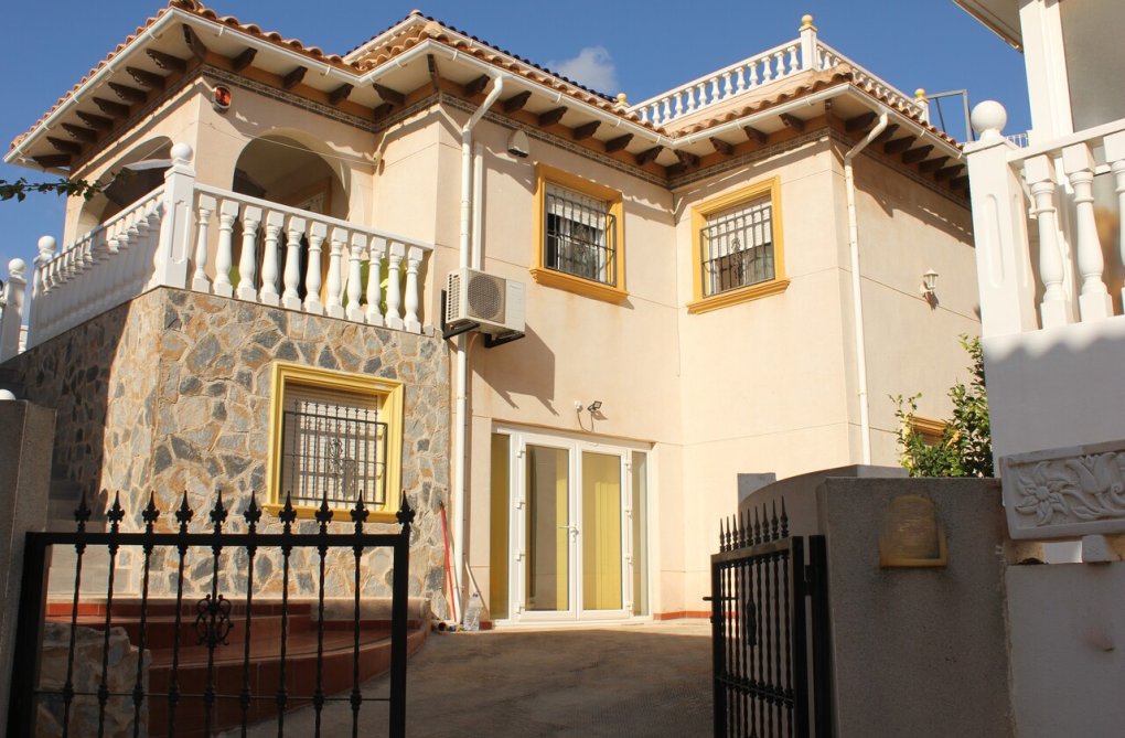 Resale - villa - La Zenia - Costa Blanca