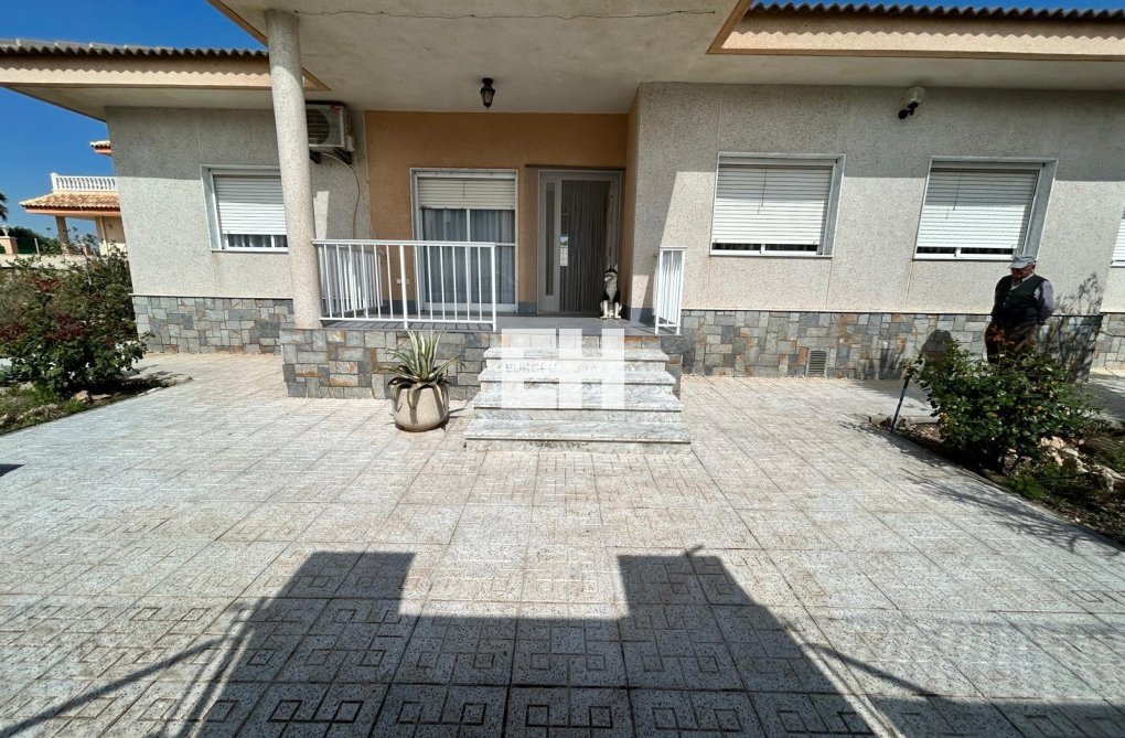 Resale - villa - Los Alcázares - Las Lomas Del Rame-bahía Bella
