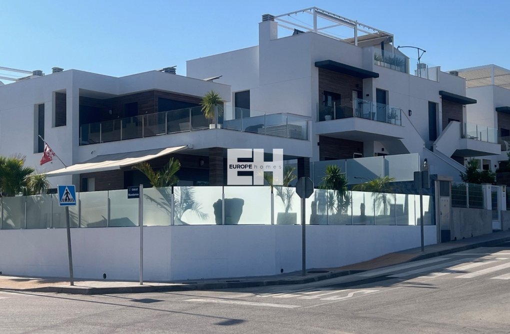 Resale - villa - Los Montesinos - Costa Blanca