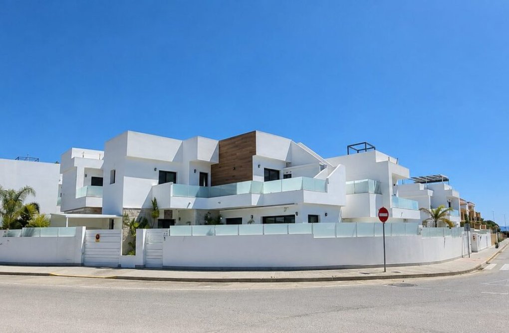 Resale - villa - Los Montesinos - Costa Blanca