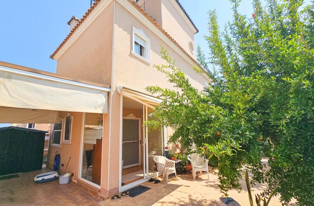 Resale - villa - Orihuela Costa - Cabo Roig