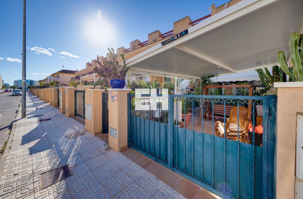 Resale - villa - Orihuela Costa - Costa Blanca