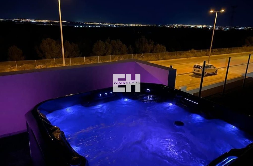 Resale - villa - Orihuela Costa - Costa Blanca