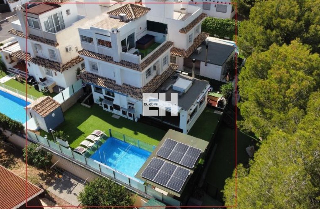 Resale - villa - Orihuela Costa - Costa Blanca