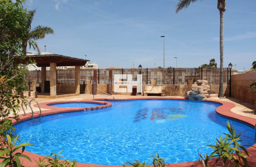 Resale - villa - Orihuela Costa - Costa Blanca