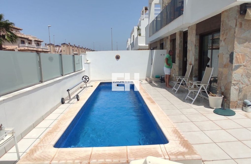 Resale - villa - Orihuela Costa - Costa Blanca