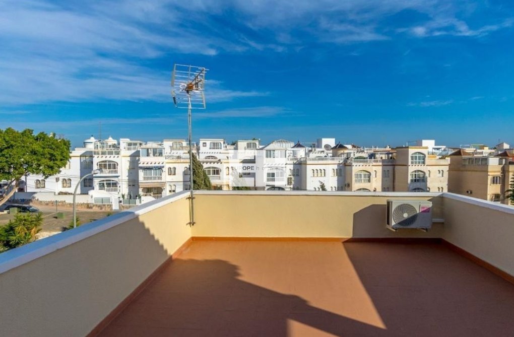 Resale - villa - Orihuela Costa - Costa Blanca