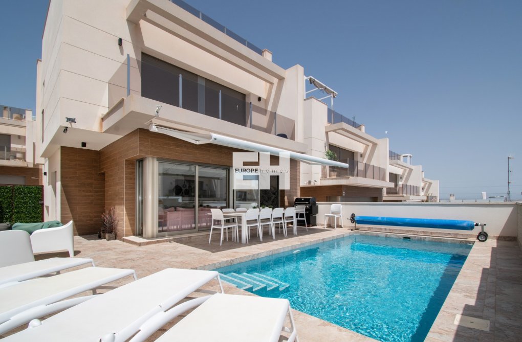 Resale - villa - Orihuela Costa - Costa Blanca