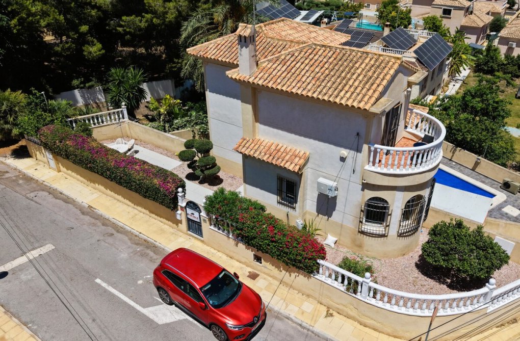 Resale - villa - Orihuela Costa - Costa Blanca
