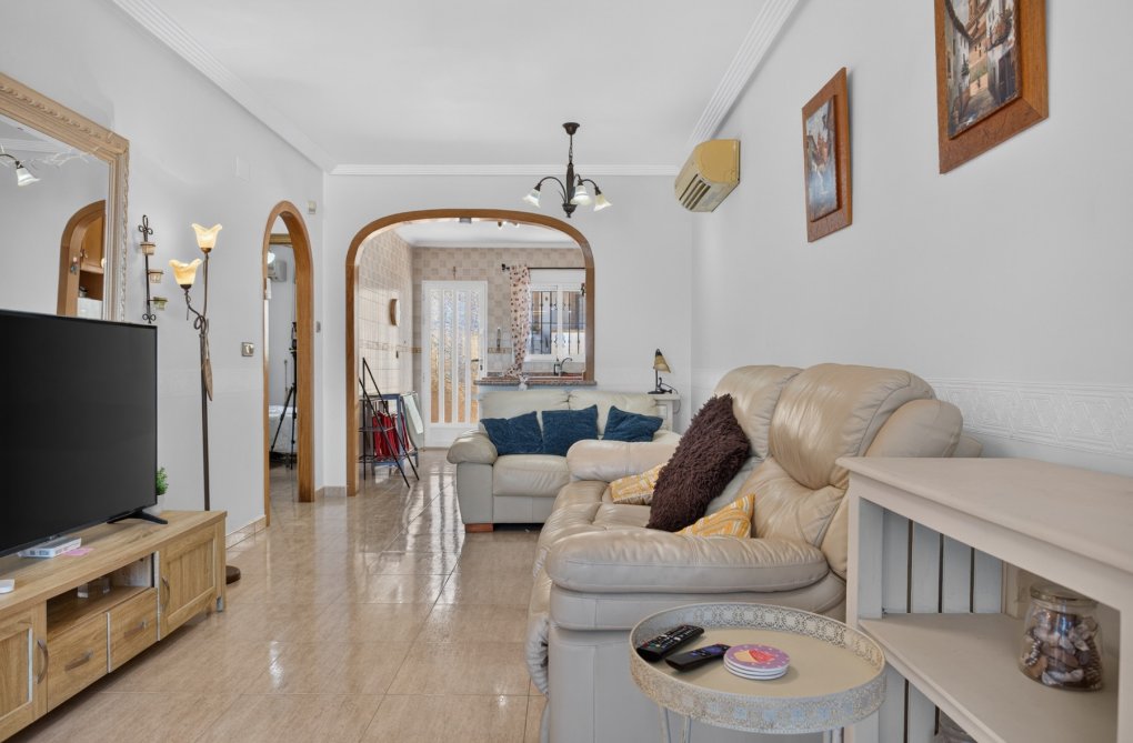 Resale - villa - Orihuela Costa - Costa Blanca