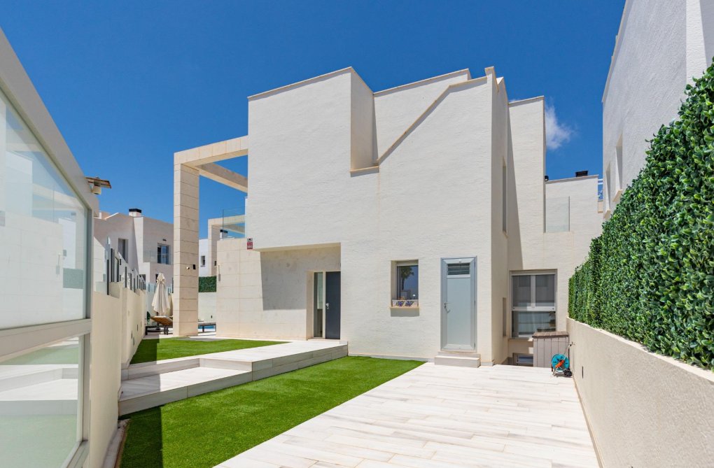 Resale - villa - Orihuela Costa - Lomas de Cabo Roig