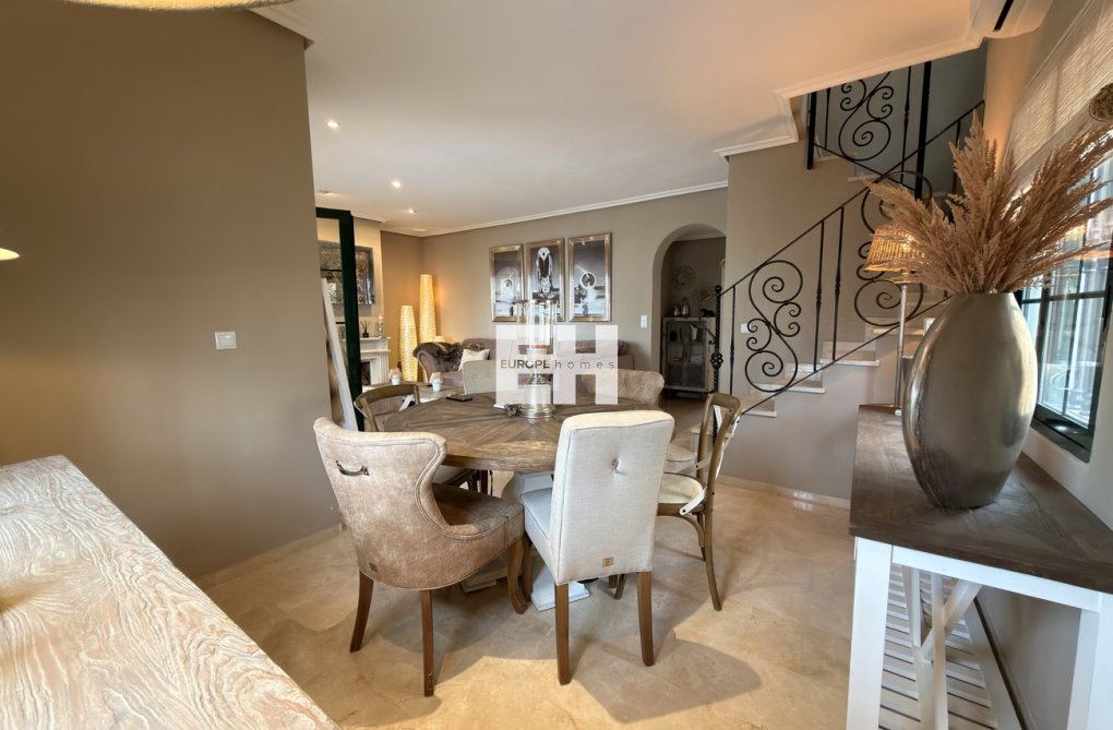 Resale - villa - Orihuela Costa - Los Doses