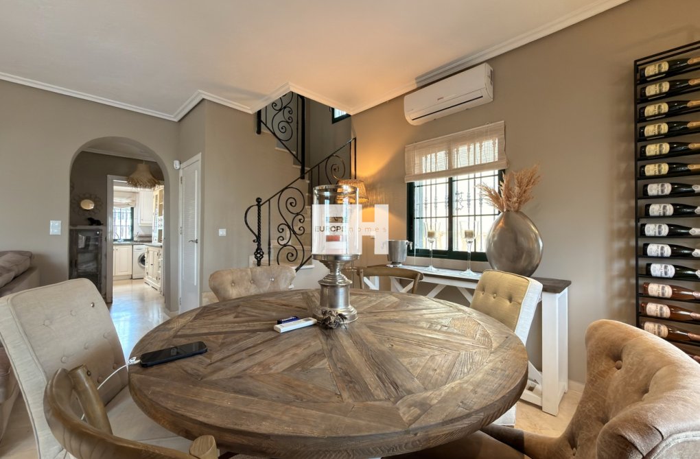 Resale - villa - Orihuela Costa - Los Doses