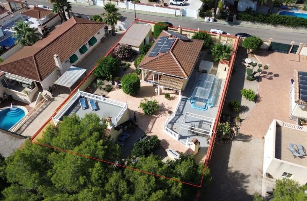 Resale - villa - Pinar de Campoverde - Inland