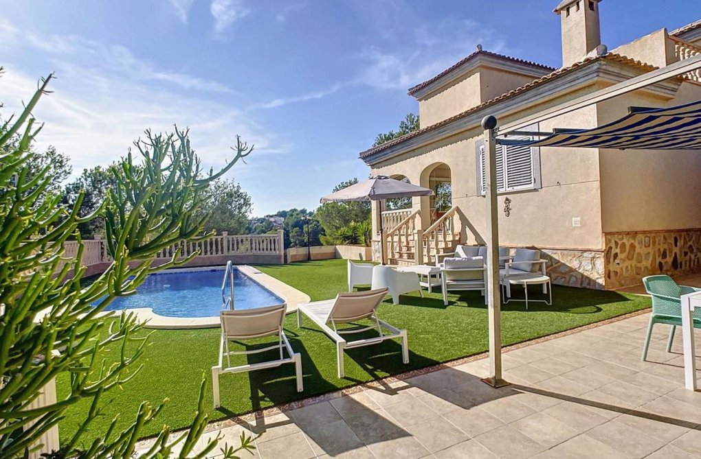 Resale - villa - Pinar de Campoverde - Inland