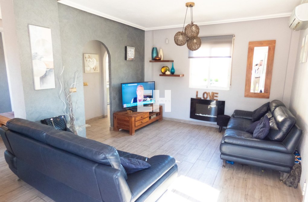 Resale - villa - Playa Flamenca - Costa Blanca