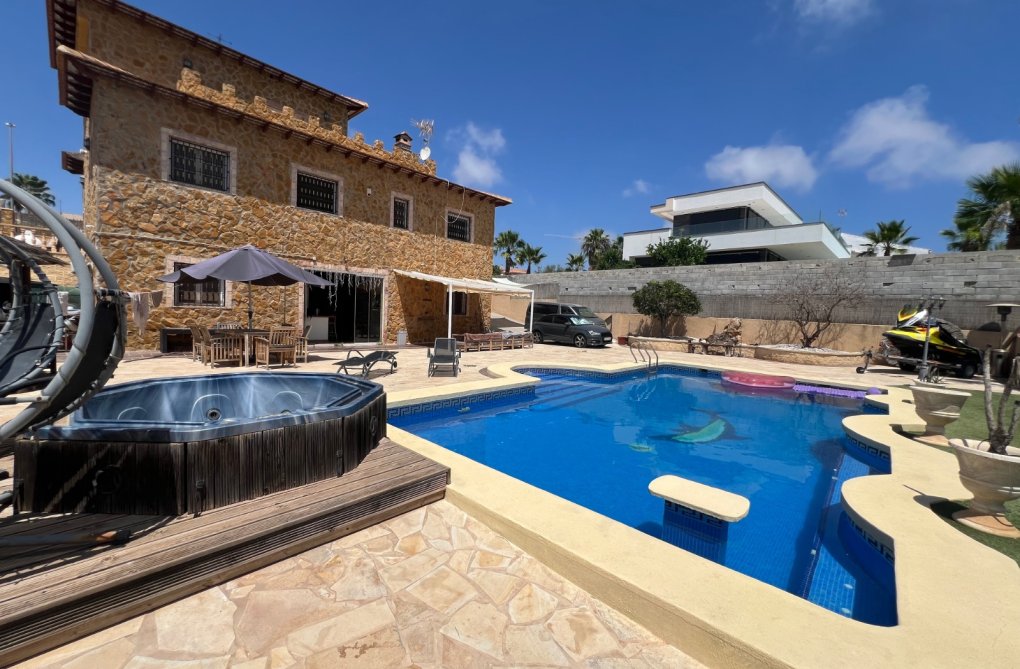 Resale - villa - San Fulgencio - Costa Blanca