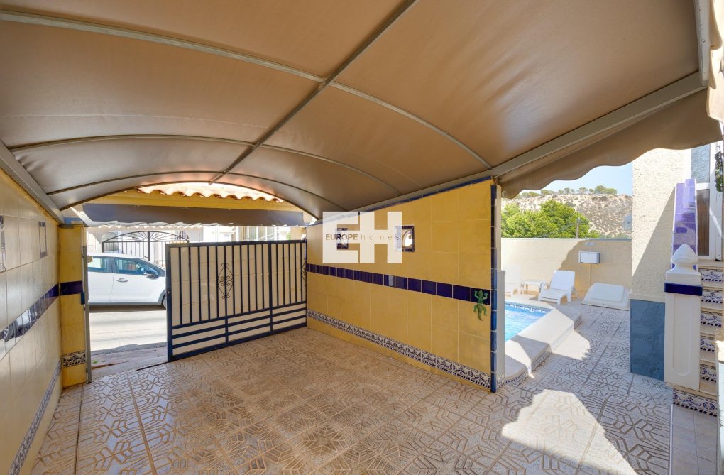 Resale - villa - San Fulgencio - La Marina