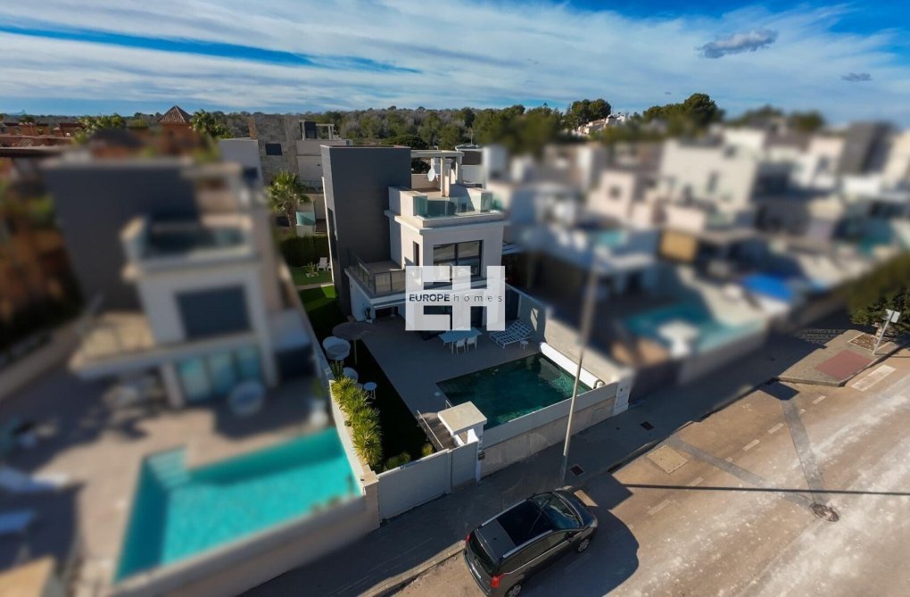 Resale - villa - San Miguel de Salinas - Bellavista
