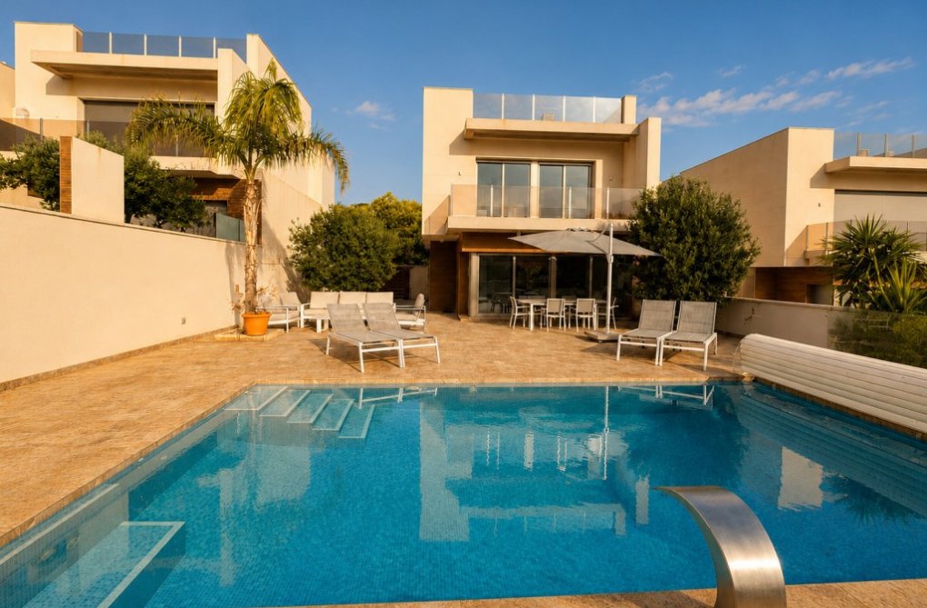 Resale - villa - San Miguel de Salinas - Inland