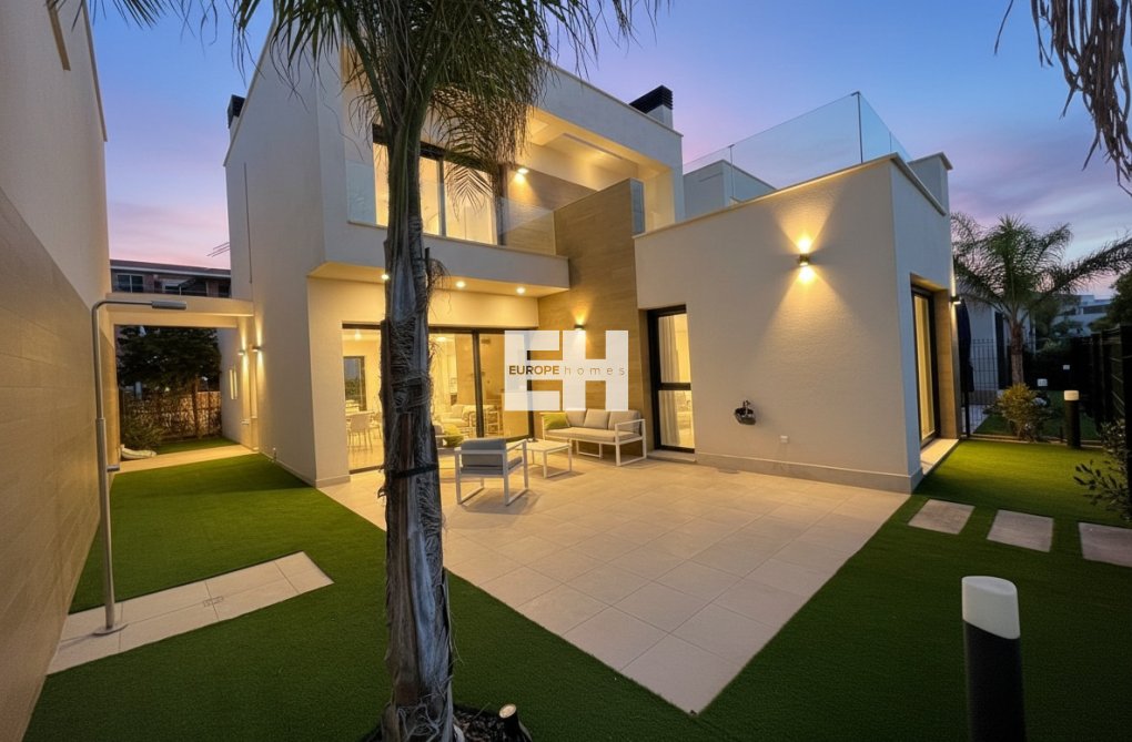Resale - villa - Santa Rosalia Resort - Inland