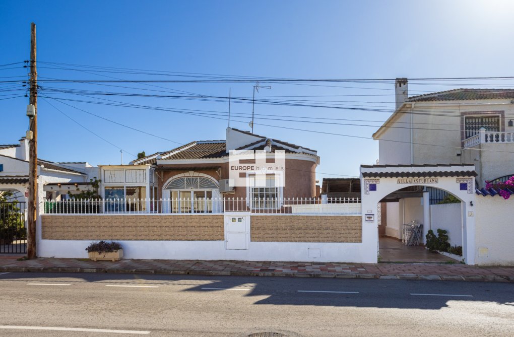 Resale - villa - Torrevieja - Costa Blanca