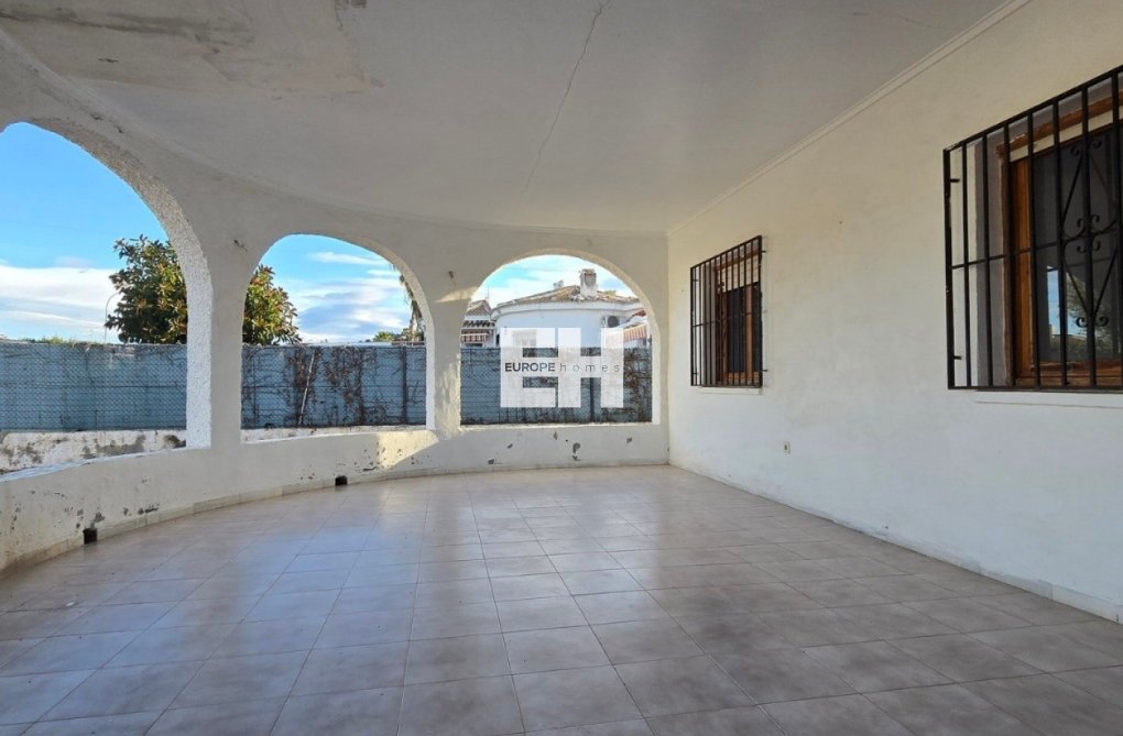 Resale - villa - Torrevieja - Costa Blanca