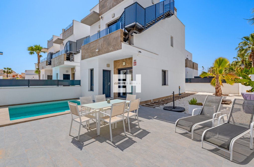Resale - villa - Torrevieja - Costa Blanca