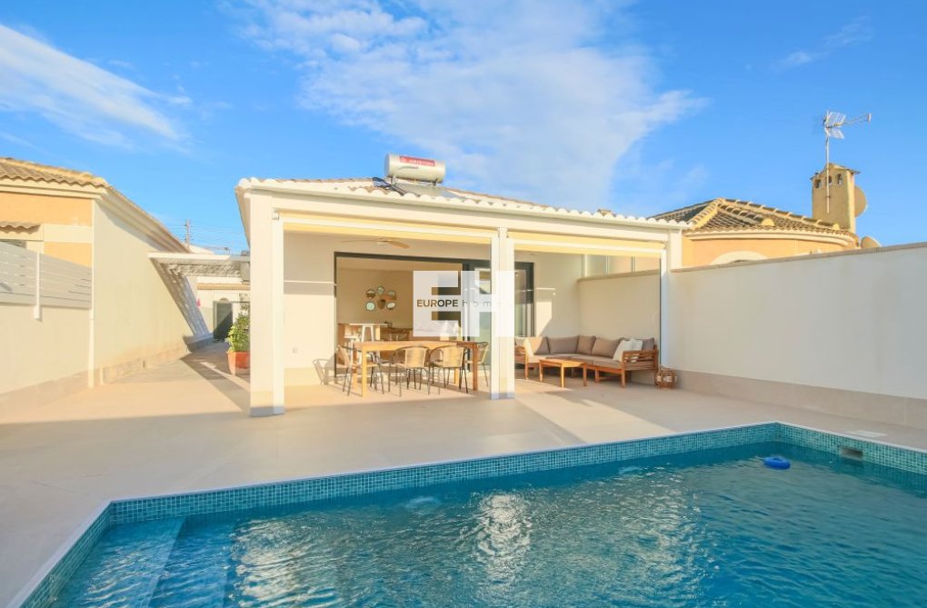 Resale - villa - Torrevieja - Costa Blanca