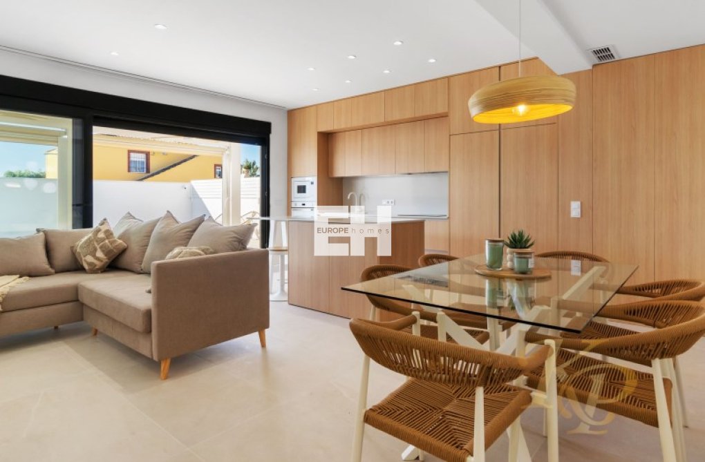 Resale - villa - Torrevieja - Costa Blanca