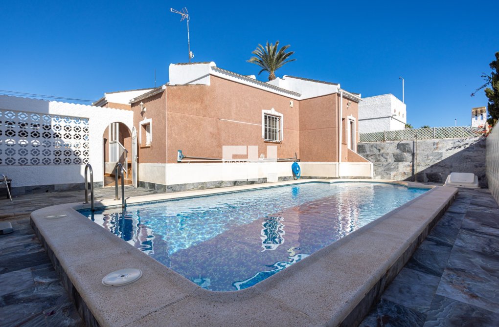 Resale - villa - Torrevieja - Costa Blanca