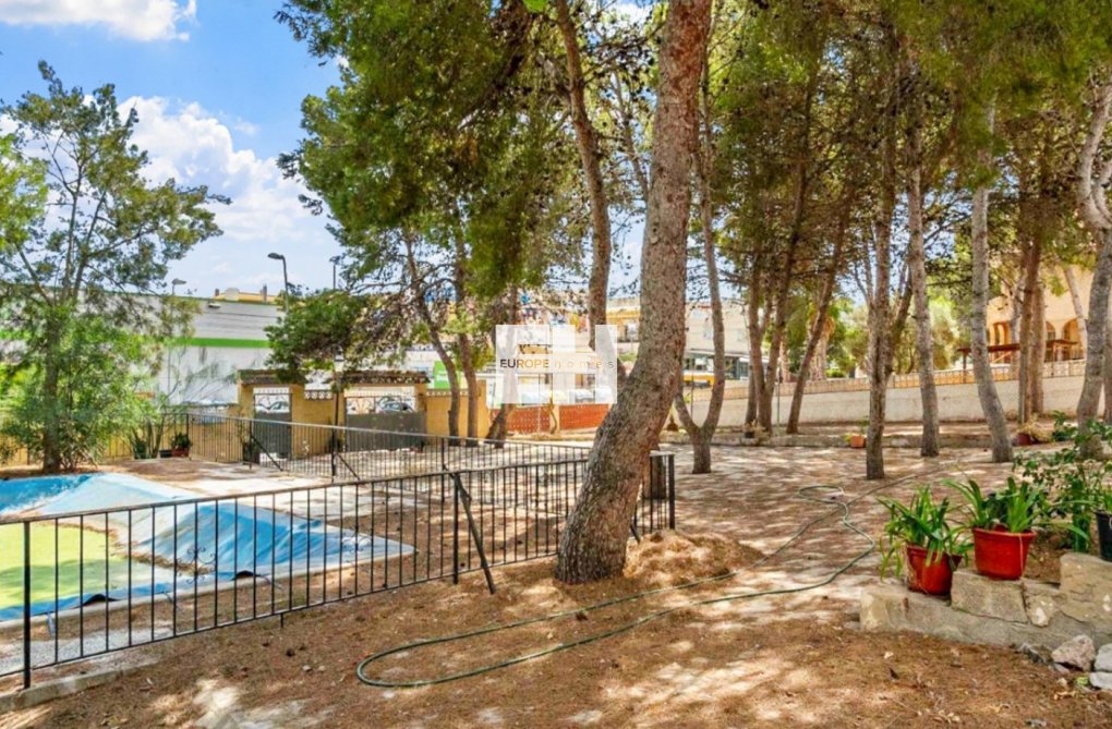 Resale - villa - Torrevieja - Costa Blanca