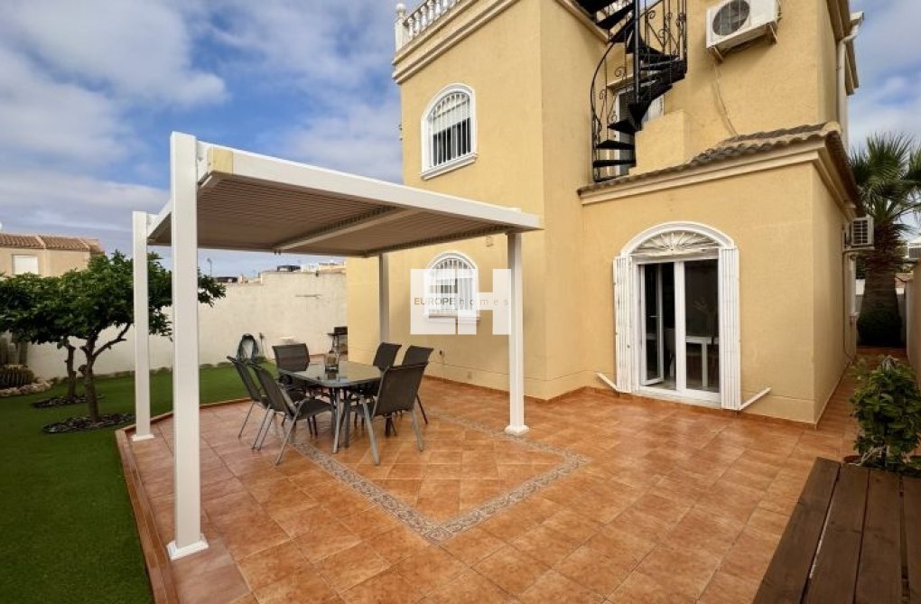 Resale - villa - Torrevieja - Costa Blanca