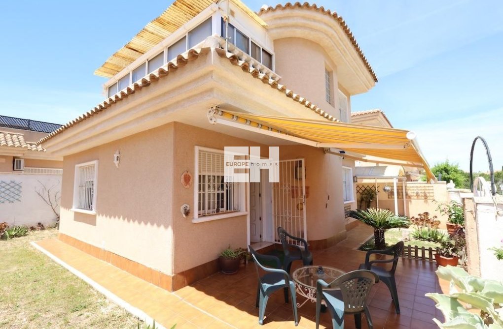 Resale - villa - Torrevieja - Costa Blanca