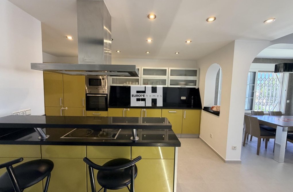 Resale - villa - Torrevieja - Costa Blanca