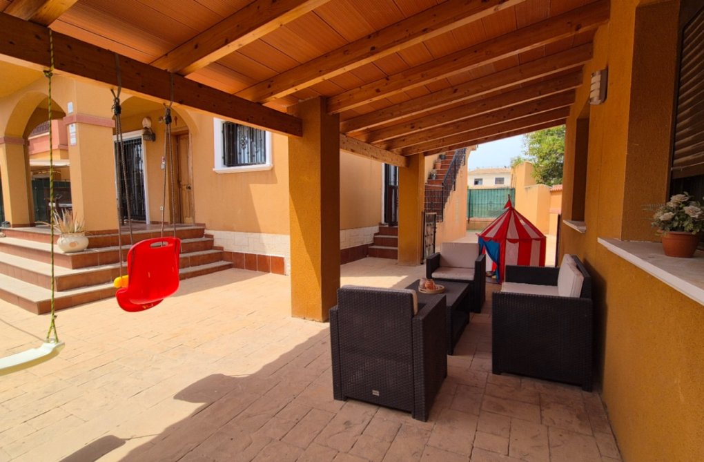 Resale - villa - Torrevieja - Costa Blanca