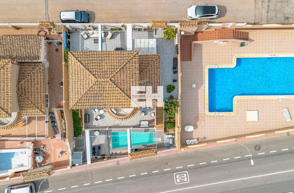 Resale - villa - Torrevieja - Los Balcones - Los Altos Del Edén