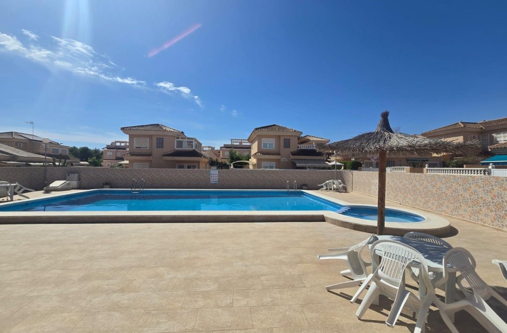 Resale - villa - Torrevieja - Los Balcones - Los Altos Del Edén