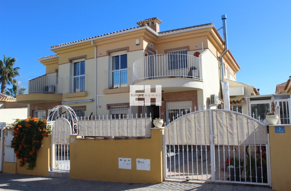 Resale - villa - Villamartin - Costa Blanca