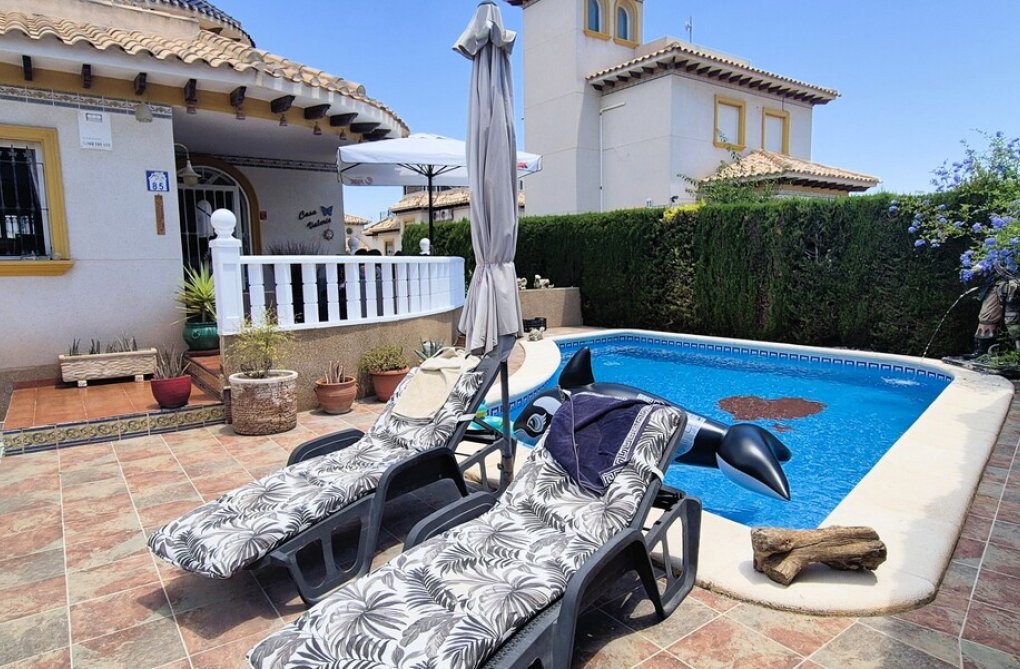 Resale - villa - Villamartin - Costa Blanca