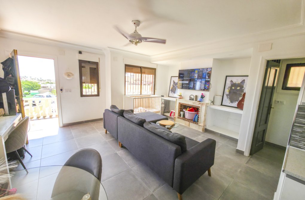 Resale - villa - Villamartin - Costa Blanca