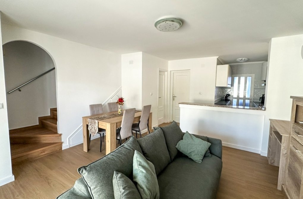 Resale - villa - Villamartin - Costa Blanca