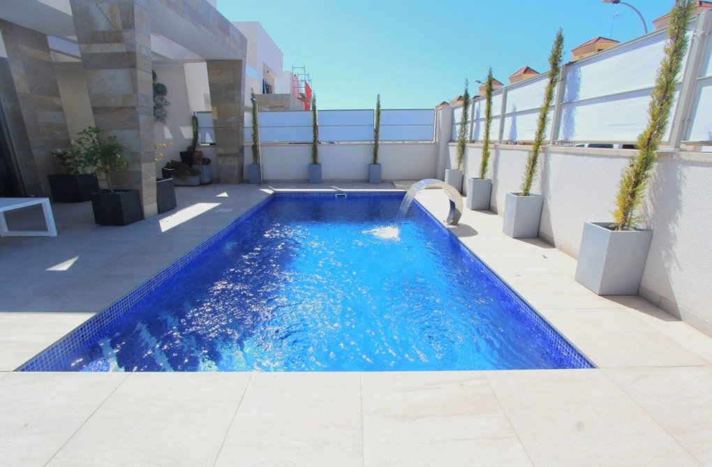 Resale - villa - Villamartin - El Galan